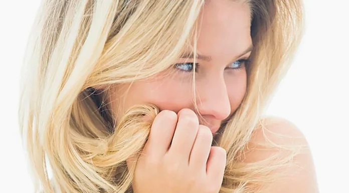 Como quitar el olor a hoguera del pelo sin lavarlo