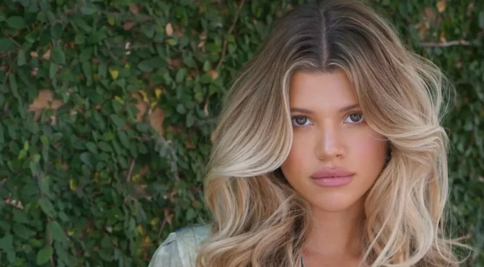 Como teñir raíces oscuras en pelo rubio